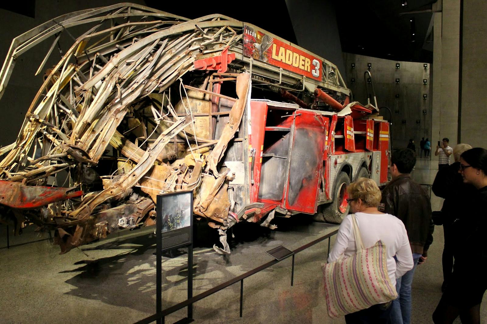 Camion de pompiers détruit au le 9/11 Memorial & Musée