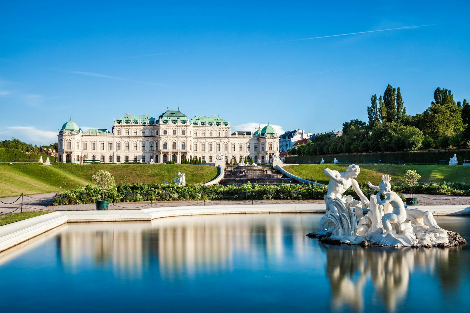 Vista do Palácio do Belvedere desde a bacia