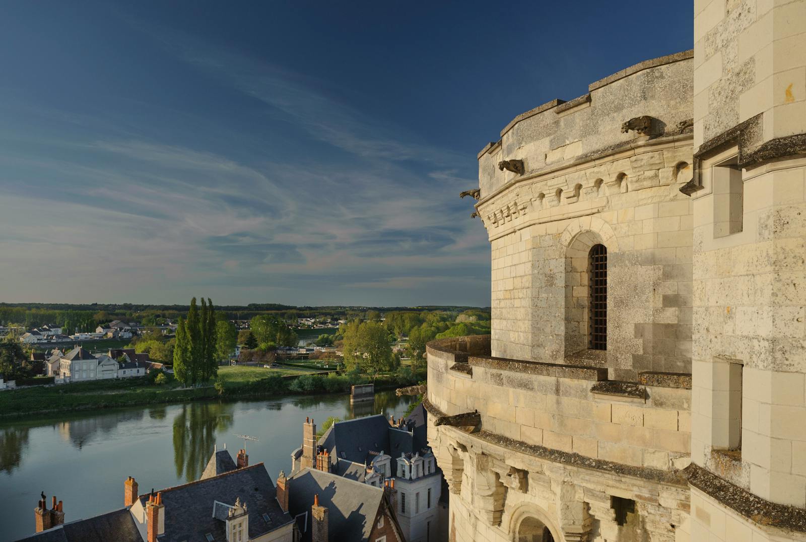 Luftbild över det kungliga slottet i Amboise vid Loirefloden