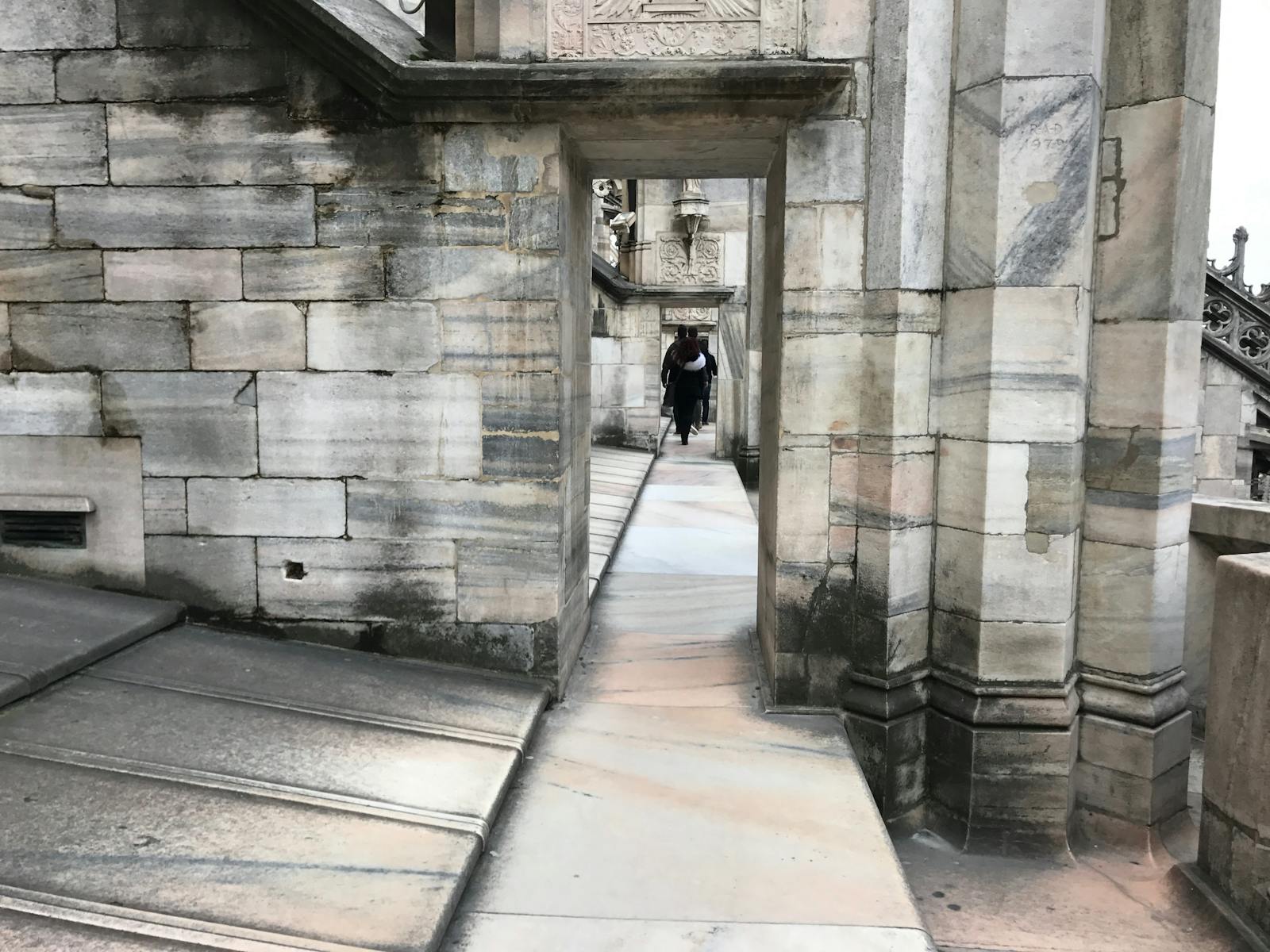 Vista dei tetti e dei balconi del Duomo di Milano