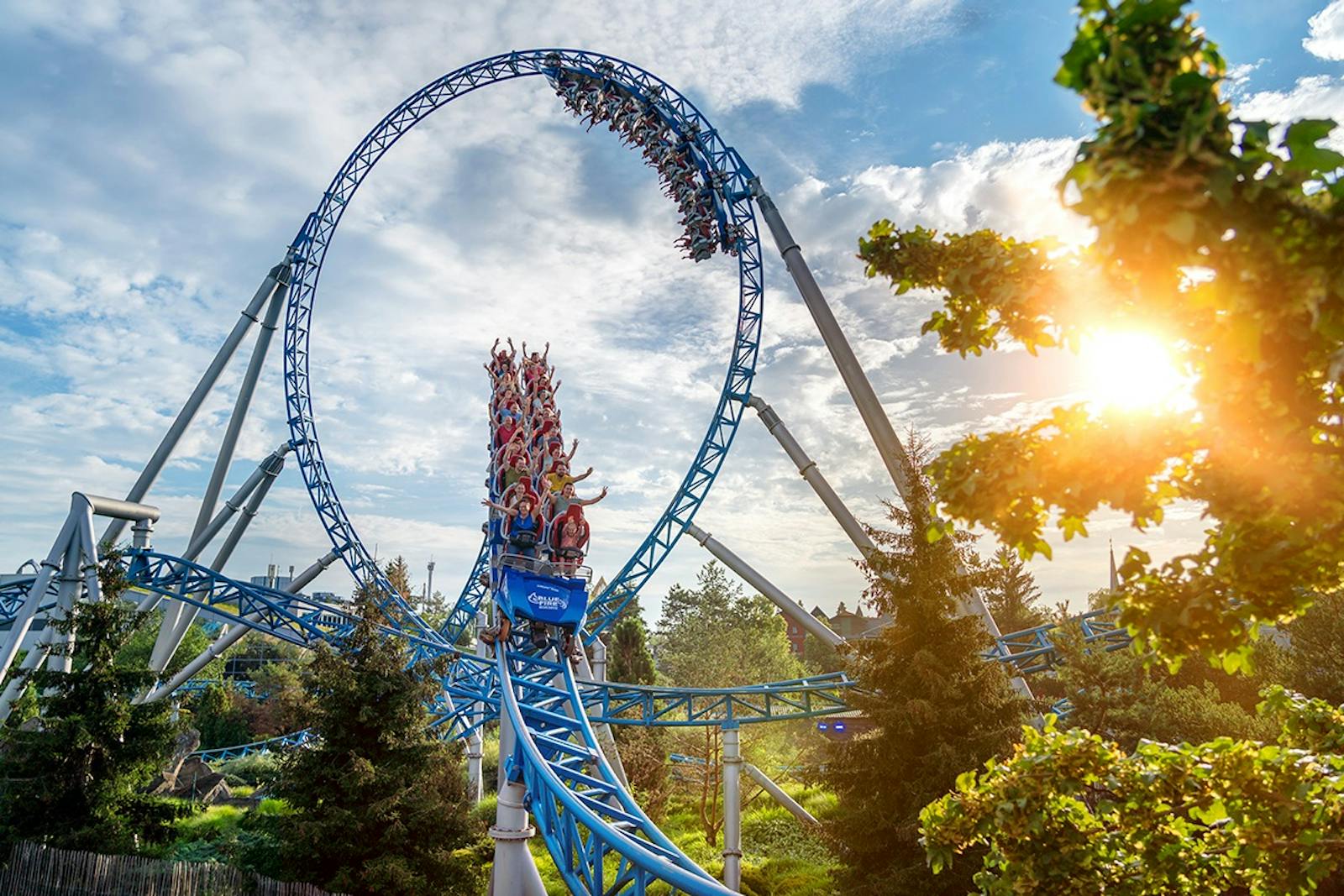 Az Europa-Park kék hágói sugárzó napsütésben