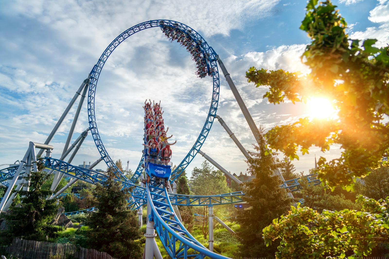 Europa-Park 蓝色过山车运行中