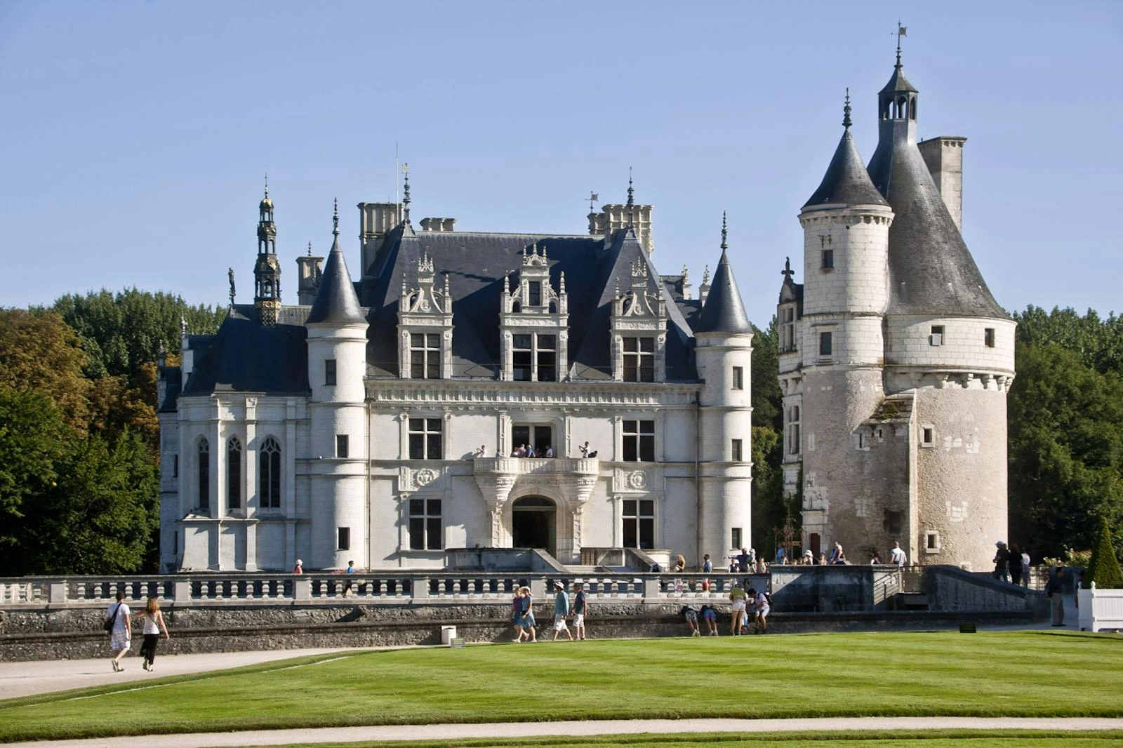 À Chenonceau, le dîner d’automne inclut une promenade nocturne dans les jardins illuminés