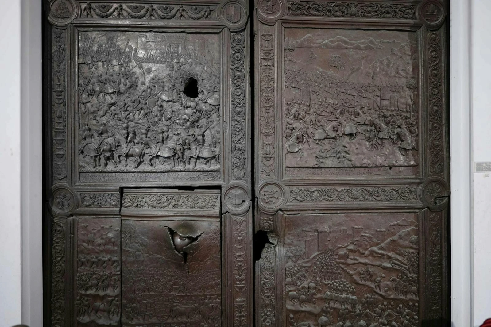 Castel Nuovo à Naples : le musée civique accueille les visites dans ses salles historiques