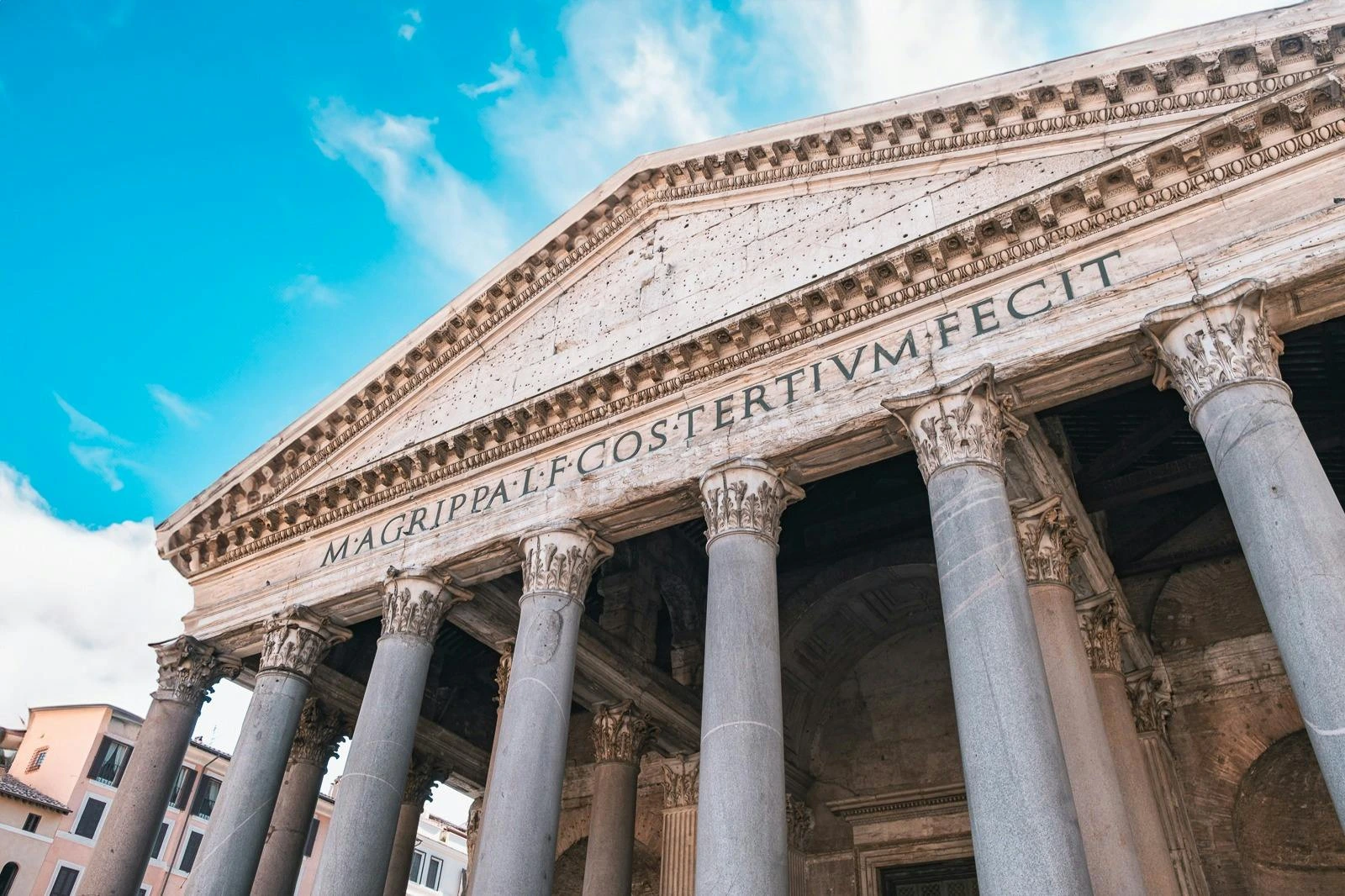 Au Panthéon de Rome, le tarif d'entrée atteint désormais 7 euros sous un contrôle d'identité strict