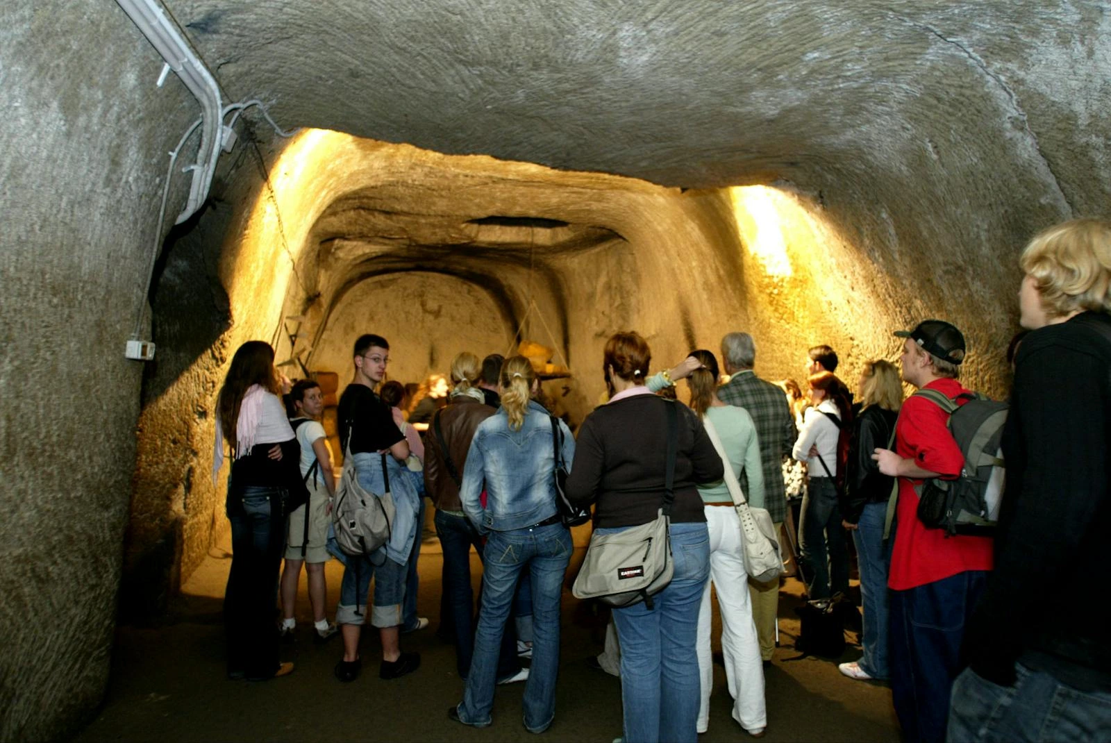 Sous les rues de Naples, un réseau souterrain vieux de 2 400 ans ouvre ses galeries et ses anciens abris