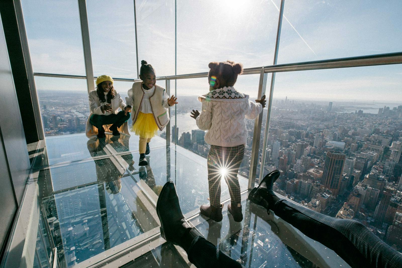 Vedere din unghi descendent de la SUMMIT One Vanderbilt asupra orașului